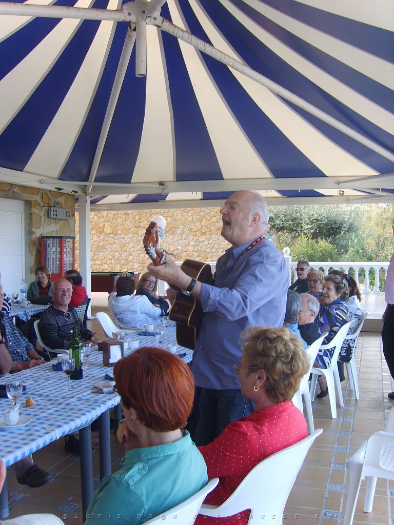 UN MECHOUI AVEC LES AMIS PN D ANDALOUSIE 9 05 2013 A MOJACA (53).JPG -  